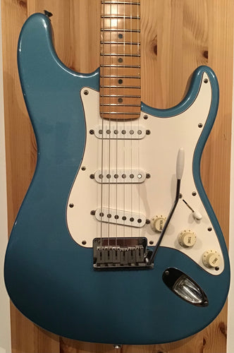 FENDER LIMITED EDITION AMERICAN STANDARD STRATOCASTER LAKE PLACID BLUE 1996 ELECTRIC GUITAR STRAT S TYPE USA