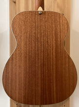 Load image into Gallery viewer, Larrivee OM-40 MH Electro w Hard Case S/H (c)