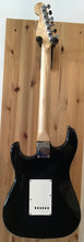 Load image into Gallery viewer, FENDER SQUIER AFFINITY STRATOCASTER BLACK - PRE OWNED