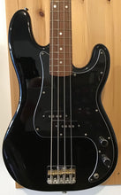 Load image into Gallery viewer, Squier Standard P Bass w Hard Case MIC ‘97 S/H (c)