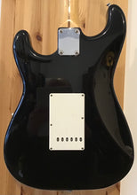 Load image into Gallery viewer, Fender ST-357 V Standard Series Start MIJ 1990 w Gig Bag S/H (c)