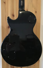 Load image into Gallery viewer, Gibson Les Paul Standard 2002 Black w Case S/H (c)