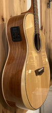 Load image into Gallery viewer, Washburn Bella Tono Allure SC56S Solid Top Electro