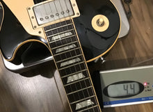 Load image into Gallery viewer, Gibson Les Paul Standard 2002 Black w Case S/H (c)