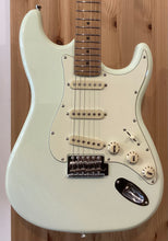 Load image into Gallery viewer, JET GUITARS JS-300 OW OLYMPIC WHITE