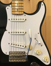 Load image into Gallery viewer, Fender ST-357 V Standard Series Start MIJ 1990 w Gig Bag S/H (c)