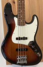 Load image into Gallery viewer, Fender Player Series Jazz Bass w Gig Bag MIM 2022 S/H (c)