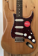 Load image into Gallery viewer, Squier Classic Vibe 70’s Strat Nat S/H (c)