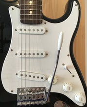 Load image into Gallery viewer, FENDER SQUIER AFFINITY STRATOCASTER BLACK - PRE OWNED