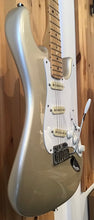 Load image into Gallery viewer, Fender American Standard Strat Blizzard Pearl w Hard Case S/H