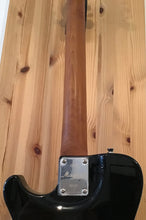 Load image into Gallery viewer, MAGNETO UW4300 WAVE DELUXE BLACK ELECTRIC GUITAR