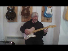 Load and play video in Gallery viewer, FENDER CUSTOM SHOP LA CABRONITA ESPECIAL RELIC SHELL PINK - PRE OWNED