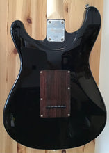 Load image into Gallery viewer, Magneto US1300 Sonnet Classic w Gig Bag electric guitar fender Strat Stratocaster black white boutique