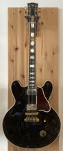 Load image into Gallery viewer, Gibson BB King Lucille w Hard Case &amp; Certificate S/H (c)
