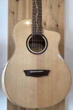 Load image into Gallery viewer, Washburn Bella Tono Suprema SC40SCE Solid Top Electro Acoustic
