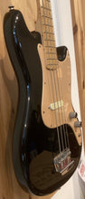 Load image into Gallery viewer, Squier Affinity Bronco Bass Black S/H (c)
