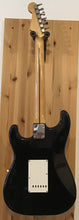 Load image into Gallery viewer, Fender ST-357 V Standard Series Start MIJ 1990 w Gig Bag S/H (c)
