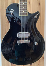 Load image into Gallery viewer, Duesenberg Senior Black w Hard Case S/H (c)
