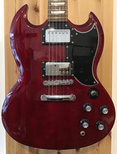 Load image into Gallery viewer, EPIPHONE G-400 CHERRY w Gig Bag MIK 2004 S/H (c)
