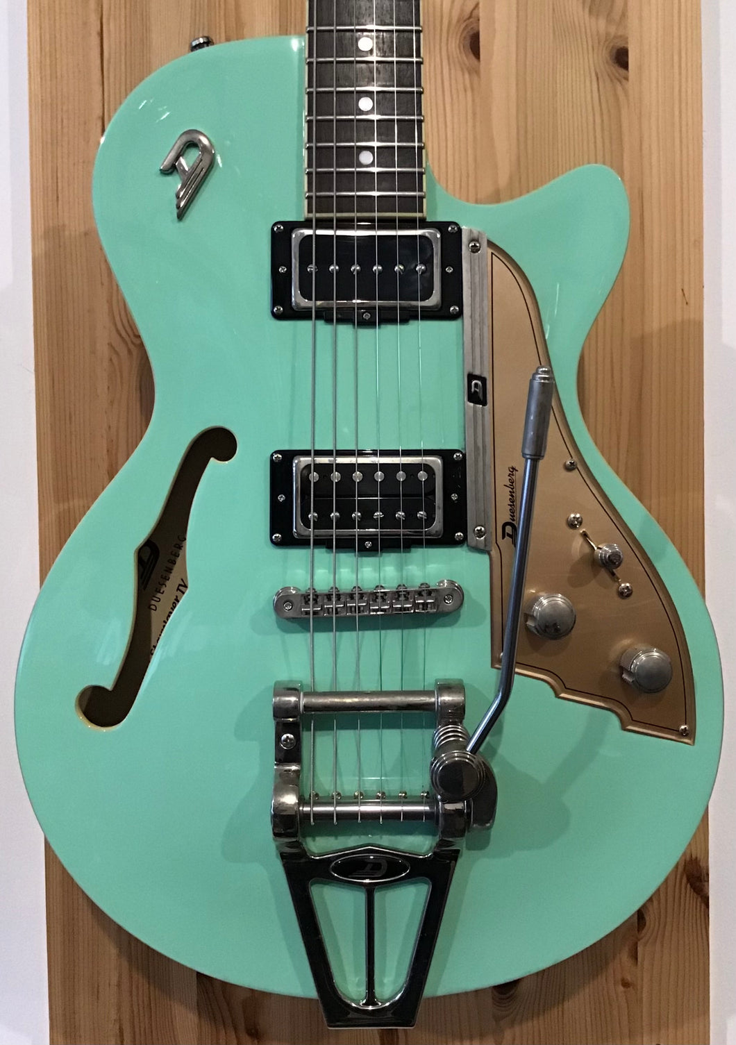 Duesenberg Starplayer TV Surf Green w Hard Case S/H (c)