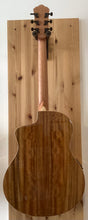 Load image into Gallery viewer, Washburn Bella Tono Suprema SC40SCE Solid Top Electro Acoustic

