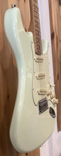 Load image into Gallery viewer, JET GUITARS JS-300 OW OLYMPIC WHITE
