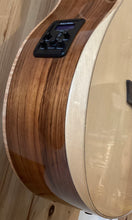 Load image into Gallery viewer, Washburn Bella Tono Suprema SC40SCE Solid Top Electro Acoustic
