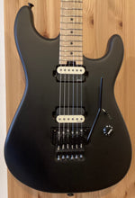 Load image into Gallery viewer, CHARVEL Pro-Mod San DIMAS Style 1 Jim Root w Hard Case S/H (c)
