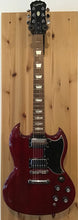 Load image into Gallery viewer, EPIPHONE G-400 CHERRY w Gig Bag MIK 2004 S/H (c)
