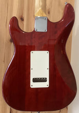 Load image into Gallery viewer, G&amp;L TRIBUTE SERIES S-500 IRISH ALE - PRE OWNED (c)
