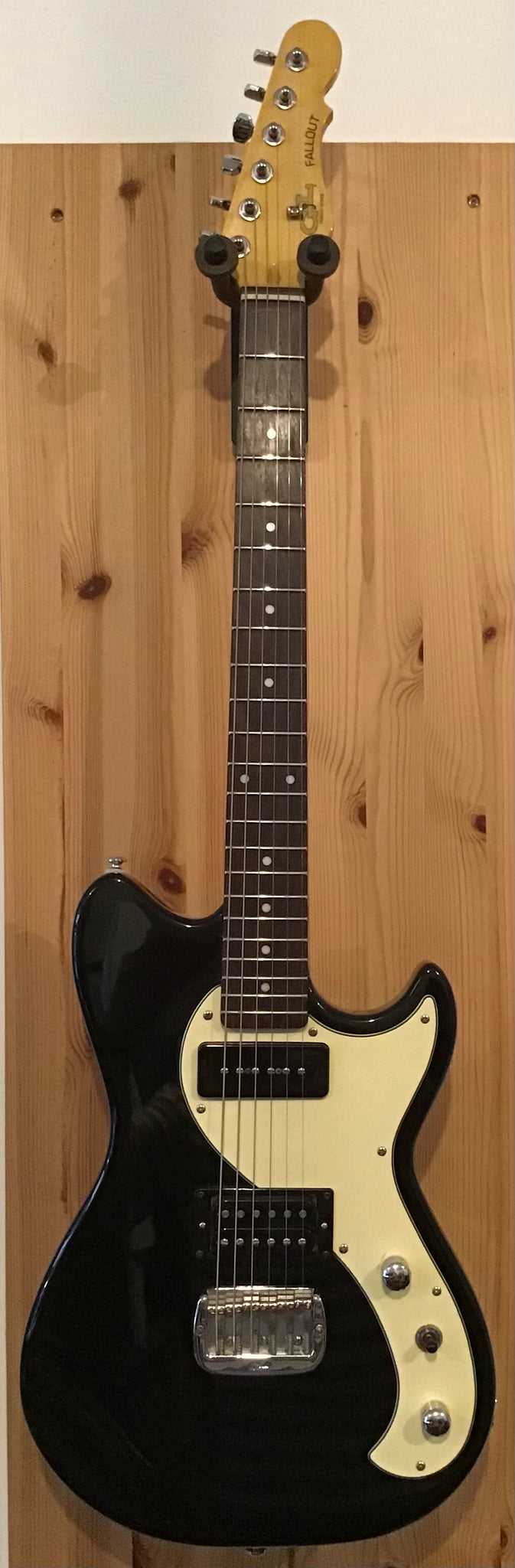 G&L Tribute Series Fallout S/H (c) – Listers Guitars