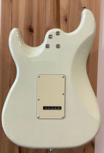 Load image into Gallery viewer, Jet Guitars JS-400 OW Olympic White
