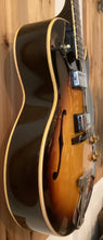 Load image into Gallery viewer, Gibson ES-175 Sunburst w Hard Case 1963 S/H (c)
