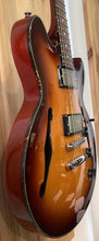 Load image into Gallery viewer, Fret King Black Label Elise w Gig Bag S/H (c)
