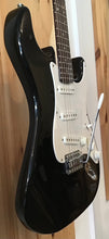 Load image into Gallery viewer, FENDER SQUIER AFFINITY STRATOCASTER BLACK - PRE OWNED
