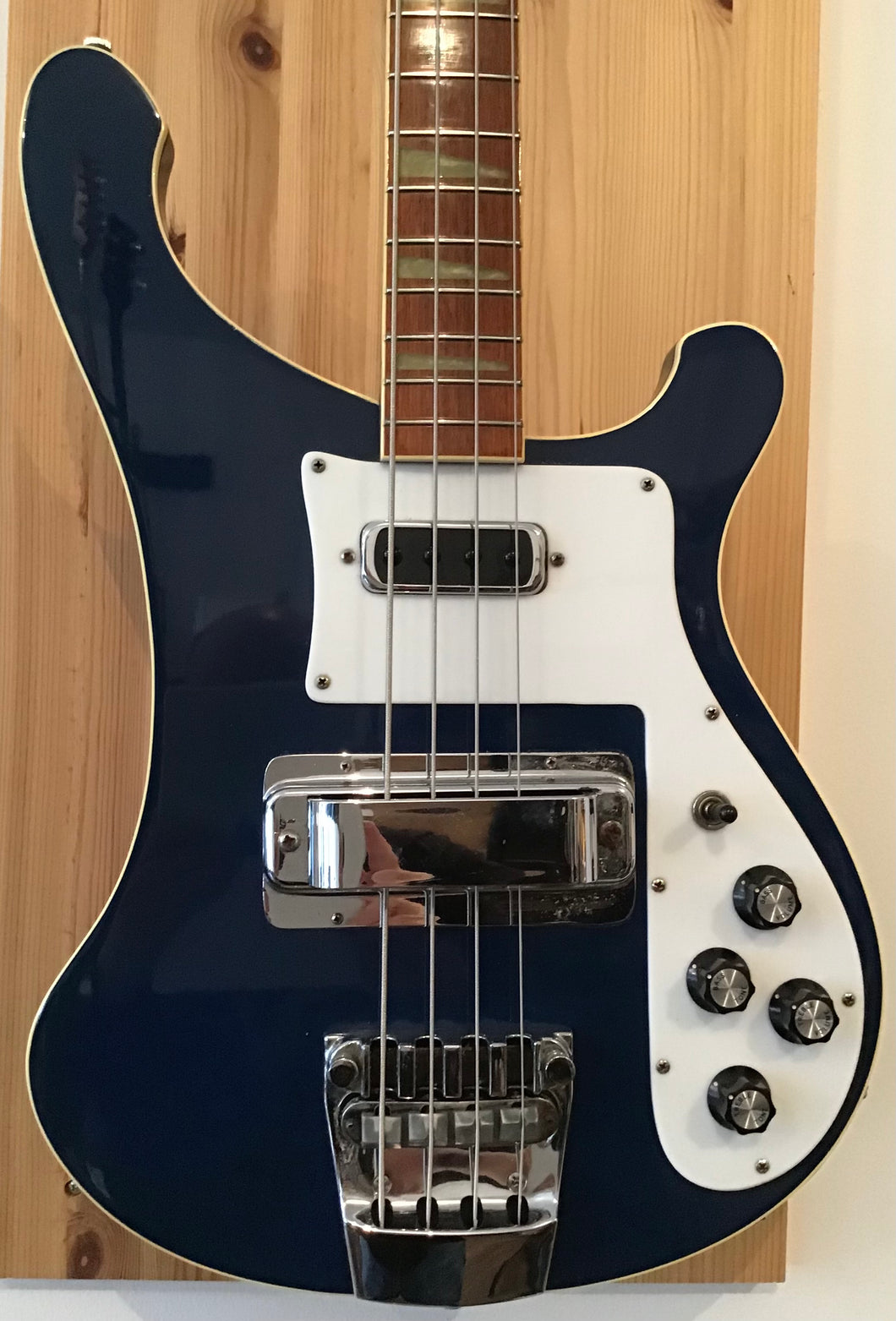 Rickenbacker 4001 Blue w Hard Case Oct 1977 S/H (c)