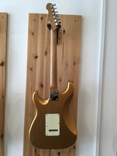 Load image into Gallery viewer, JET GUITARS JS-300 - FIREMIST GOLD fender stratocaster squier strat electric guitar
