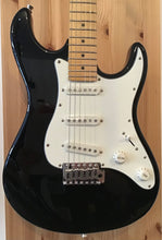 Load image into Gallery viewer, SCEPTRE BY GARY E. LEVINSON SV1 VERTANA FENDER STRAT STRATOCASTER ELECTRIC GUITAR SONIC BLUE BLACK
